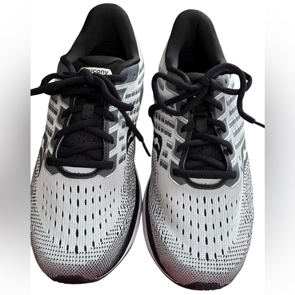 Saucony Ride 13 PWRWAY in a sleek Grey/Black colorway, size Women’s 10.5. - Picture 2 of 8